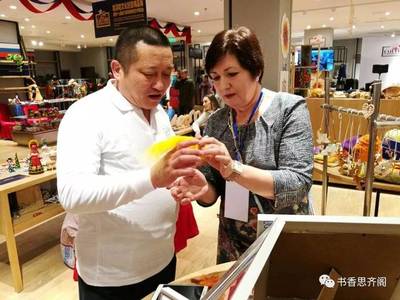 薪火相傳，巧手繪非遺——記哈爾濱市尚威志愿者協(xié)會(huì)文化志愿者分會(huì)參加“哈深哈”麥秸畫展示活動(dòng)